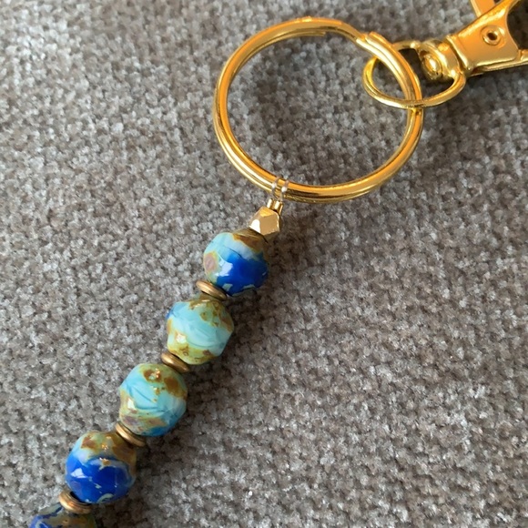 Blue beaded arrow handmade keychain - Picture 8 of 10